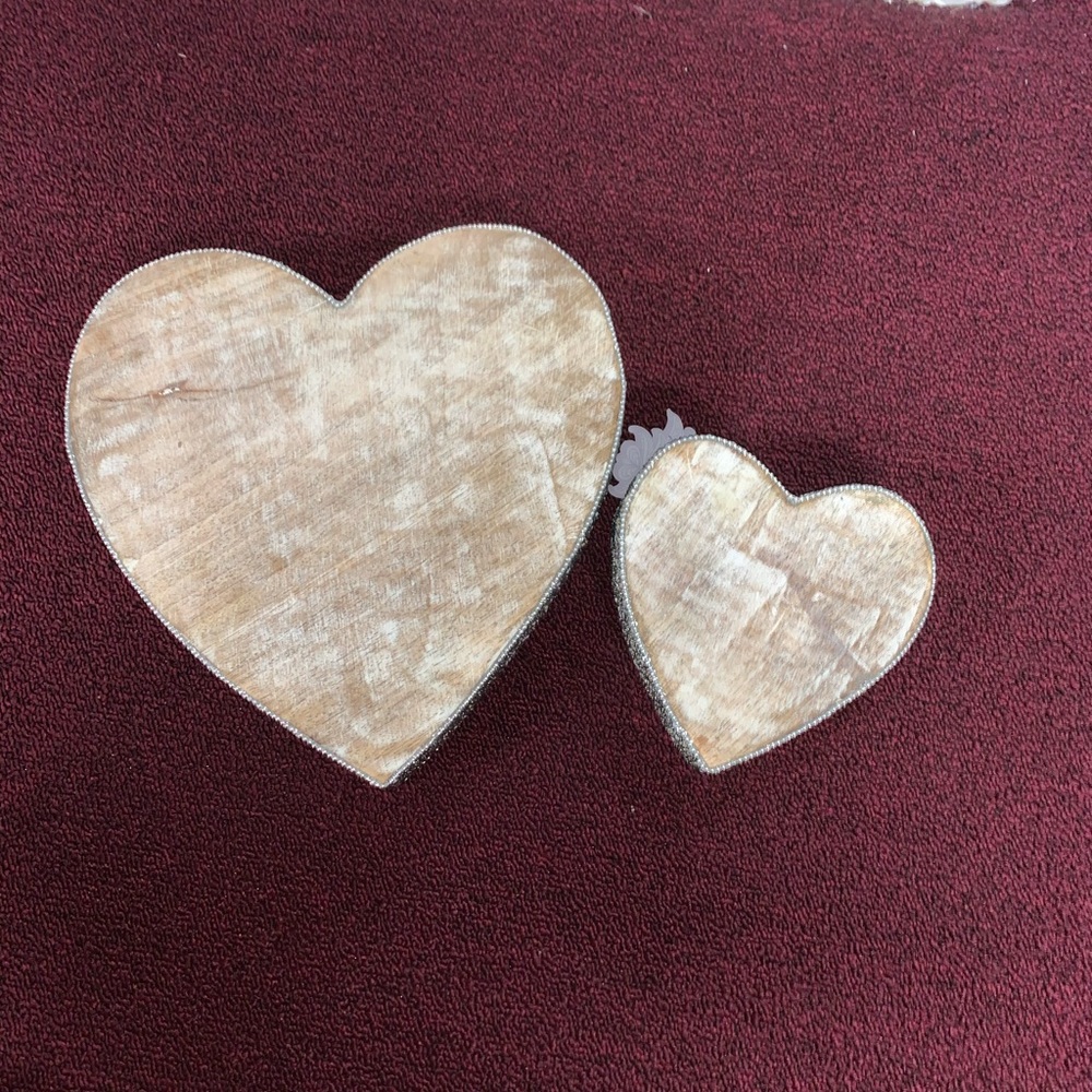 Wood heart center pieces